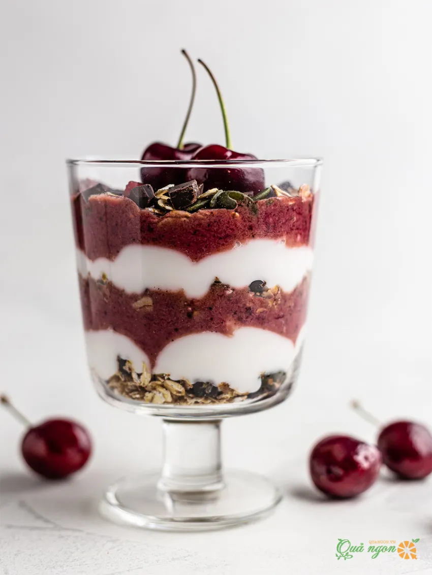 Cách làm bánh Parfait Cherry với Chocolate Muesli