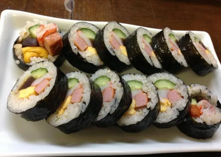 Cách làm Kimbap Hàn Quốc ngon cực dễ ăn tại nhà