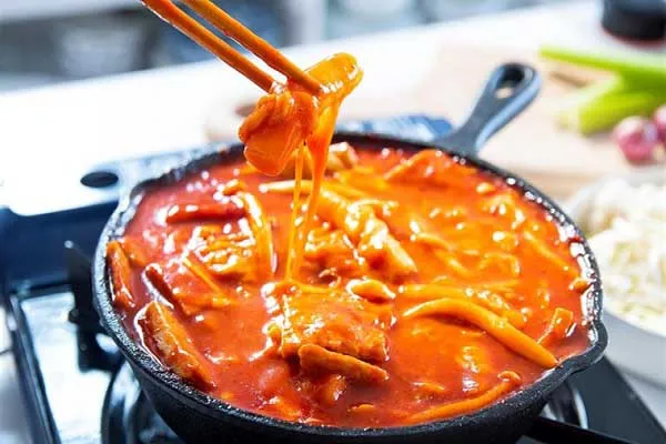 Cách làm lẩu Tokbokki thơm ngon nóng hổi tại nhà