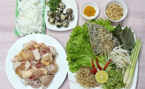 Cách làm mì quảng gà Đà Nẵng thơm ngon đúng điệu