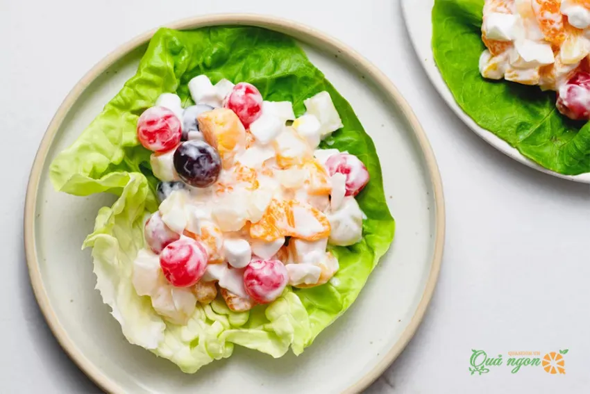 Cách làm salad trái cây Ambrosia với sốt kem chua