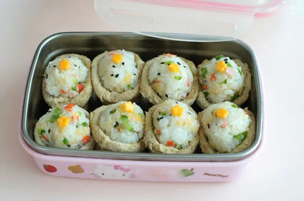 Cách làm sushi đậu hũ siêu lạ mắt lại cực thơm ngon