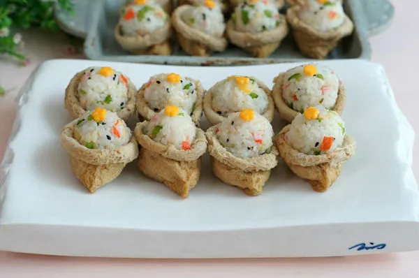 Cách làm sushi đậu hũ siêu lạ mắt lại cực thơm ngon