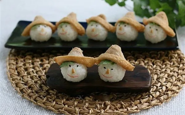 Cách làm sushi đậu hũ siêu lạ mắt lại cực thơm ngon