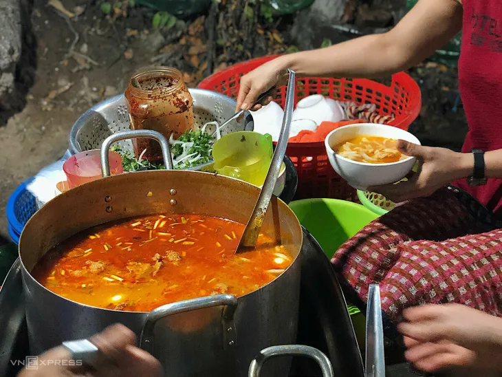 Cách nấu bánh canh cua bột gạo ngon nhức nhối