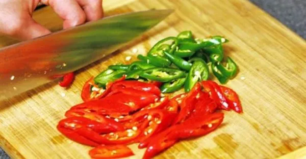 Cách nấu canh chua đầu cá thu thơm ngon hấp dẫn – Đổi vị cho bữa cơm gia đình