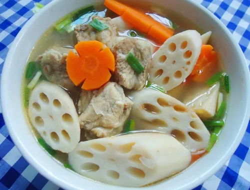 Cách nấu canh củ sen giò heo vừa thơm ngon vừa bổ dưỡng