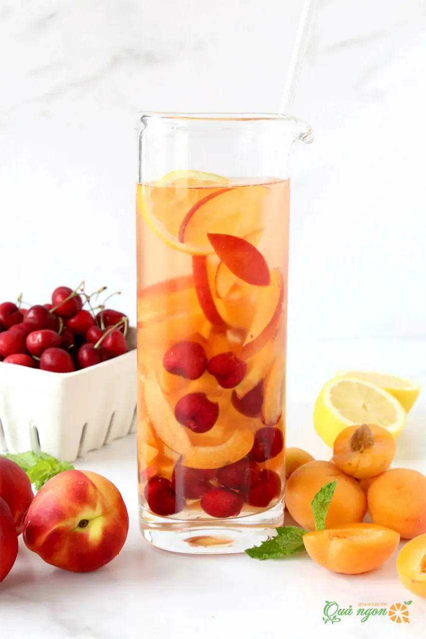 Cách pha chế Sangria Rosé mùa hè tuyệt vời nhất