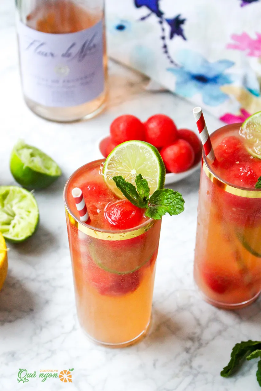 Cách pha cocktail dưa hấu Rosé Spritzer