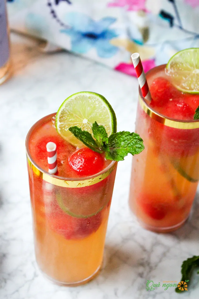 Cách pha cocktail dưa hấu Rosé Spritzer