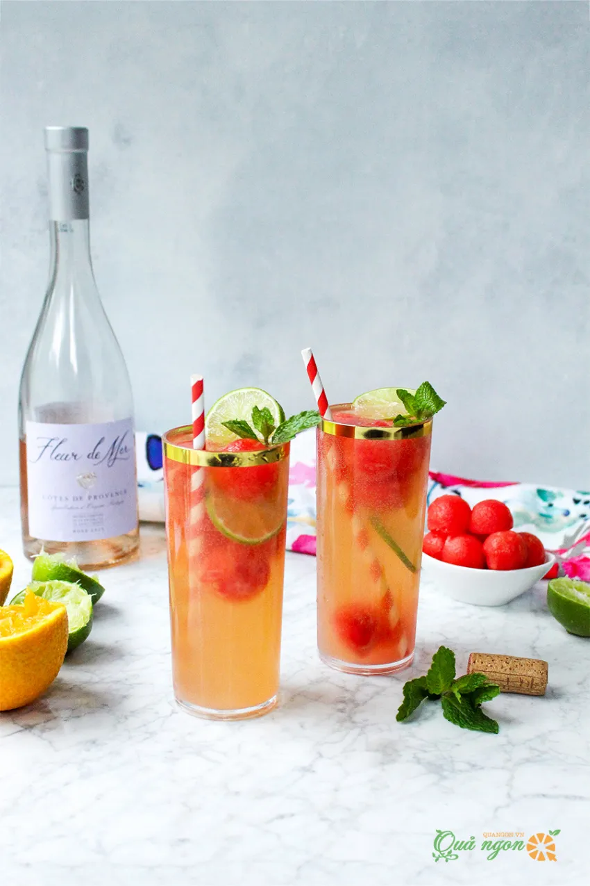 Cách pha cocktail dưa hấu Rosé Spritzer